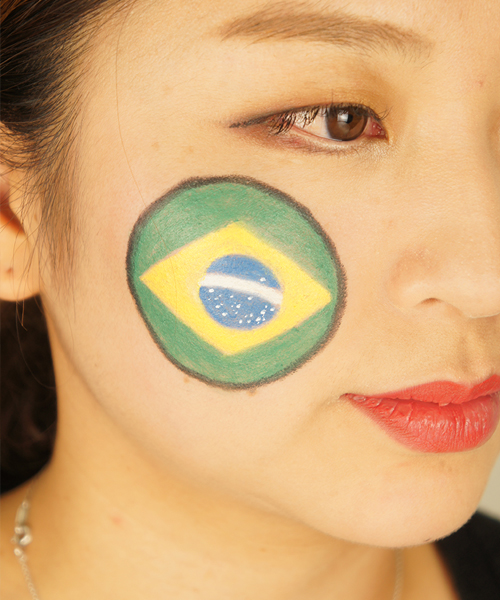 手軽に楽しめるメイクに